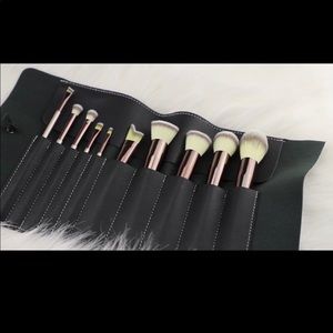 🔥🔥10 Piece MakeupBrush ser + Makeup Pouch 🔥🔥
